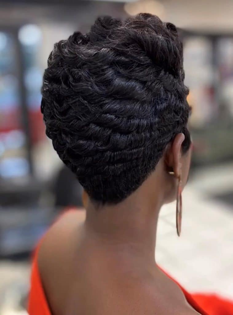 Back of a woman's head about salon service
